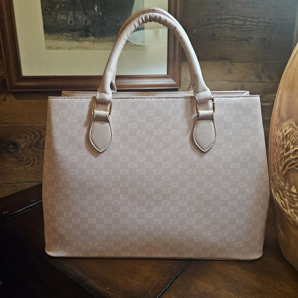 bebe chic stylish